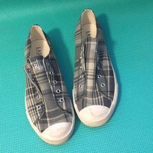 Women’s slip on plaid sneakers size 8.